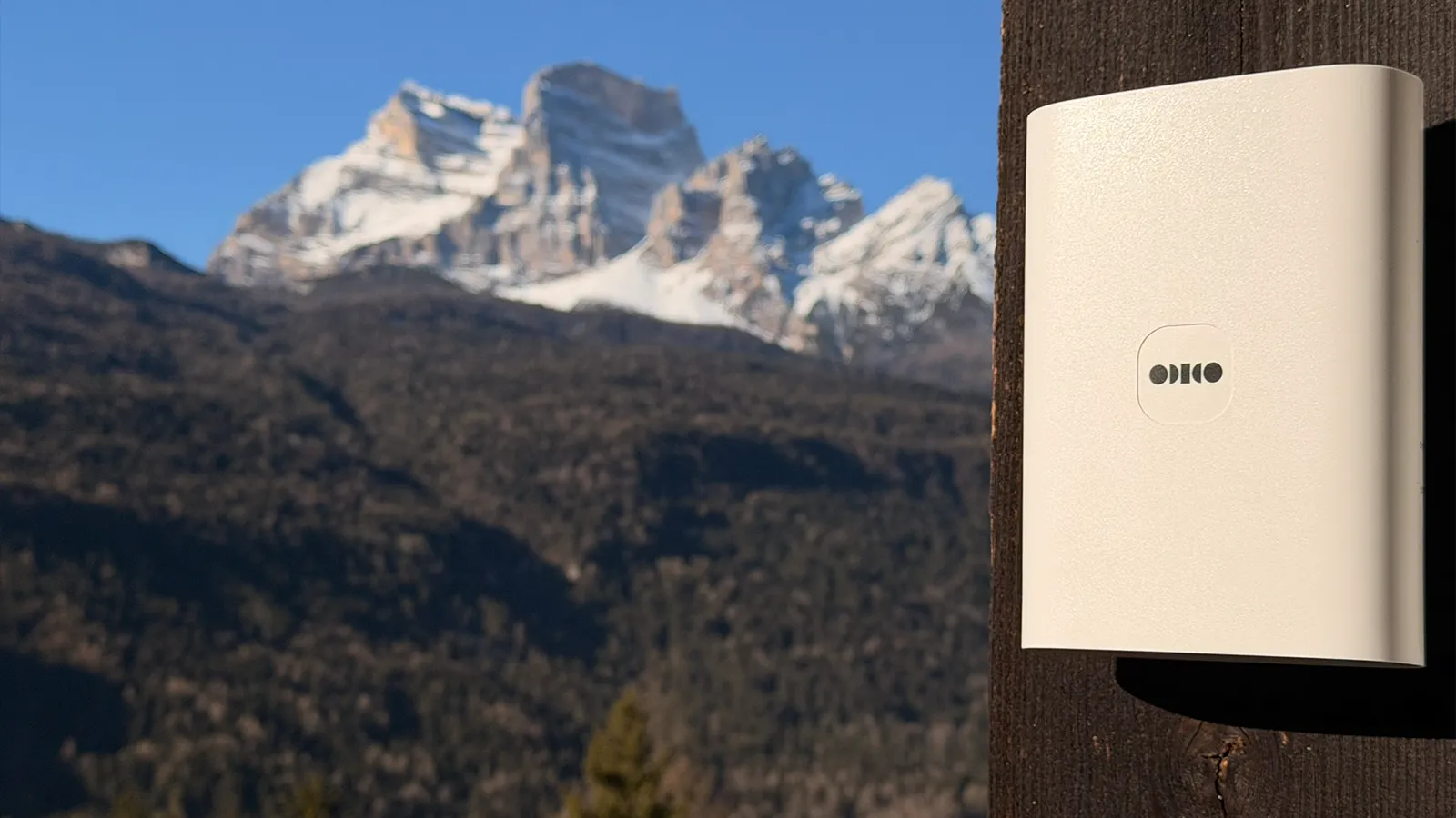 buitenmodem odido met bergen op de achtergrond