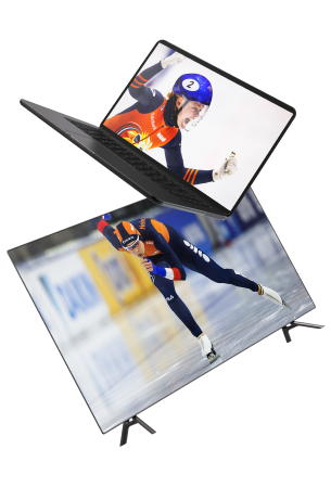 Laptop die een schaatser in actie toont, zwevend boven een grotere tv waarop dezelfde schaatser te zien is.