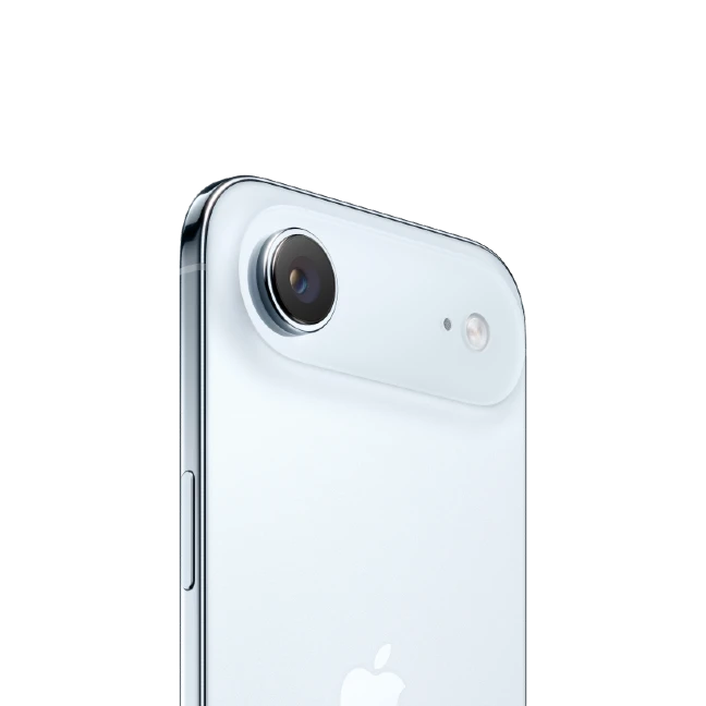 iPhone 17 Air Blauw half afgesneden en gedraaid naar rechts