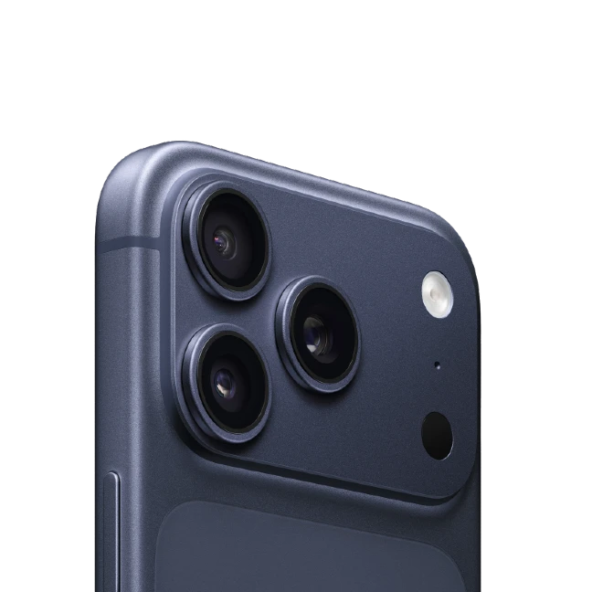 iPhone 17 Pro Blauw half afgesneden en gedraaid naar rechts